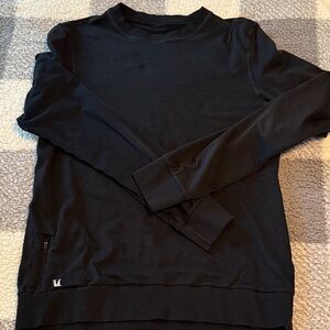 Vuori Black Long Sleeve Crewneck Shirt